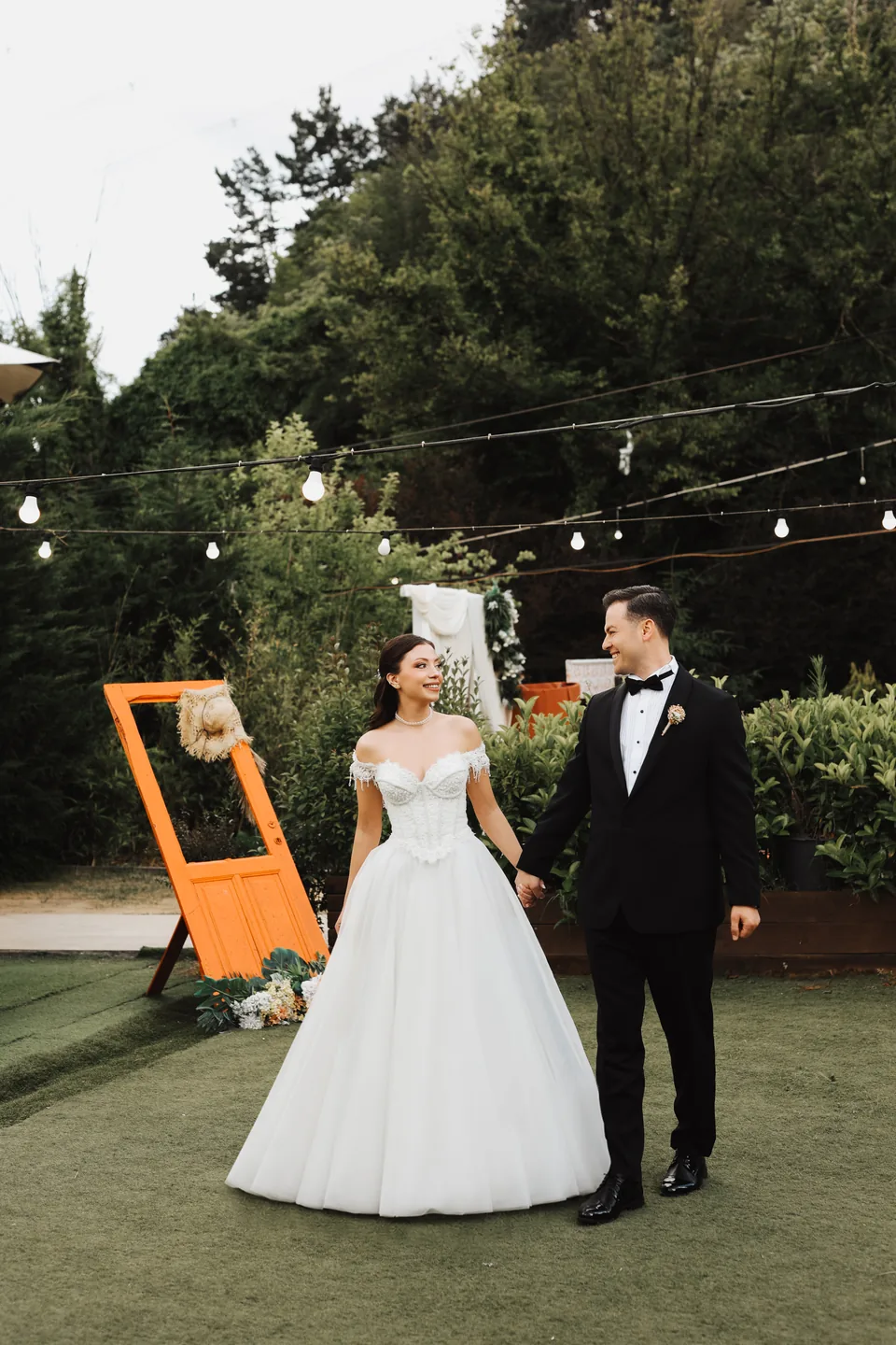 Kale Bahçe'de gelin ve damat